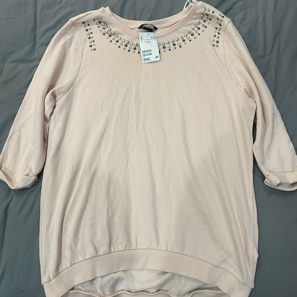 NWT H&M dusty pink sweatshirt with studs